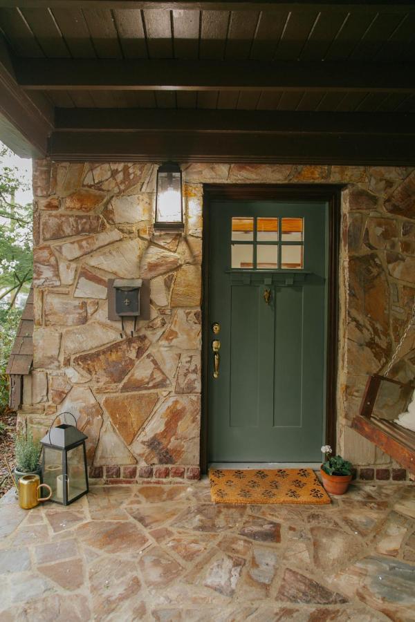 The Woodlawn Tudor Hot Springs Exterior photo